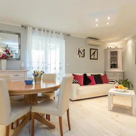 Comfort One Bedroom Apartment *