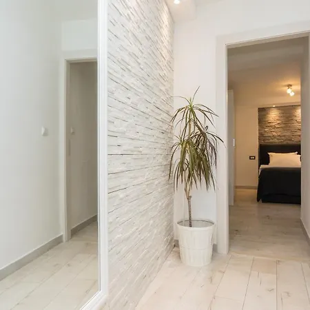 Apartment Comfort One Bedroom *